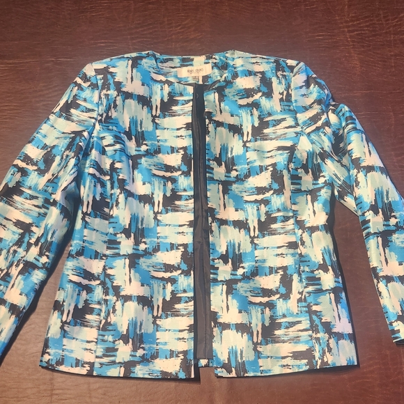 Jones Studio Jackets & Blazers - Jones Studio Blue and White Business Casual Patterned Blazer